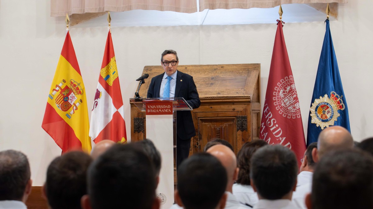 Dos másteres para fortalecer la función policial en derechos humanos y ciberseguridad