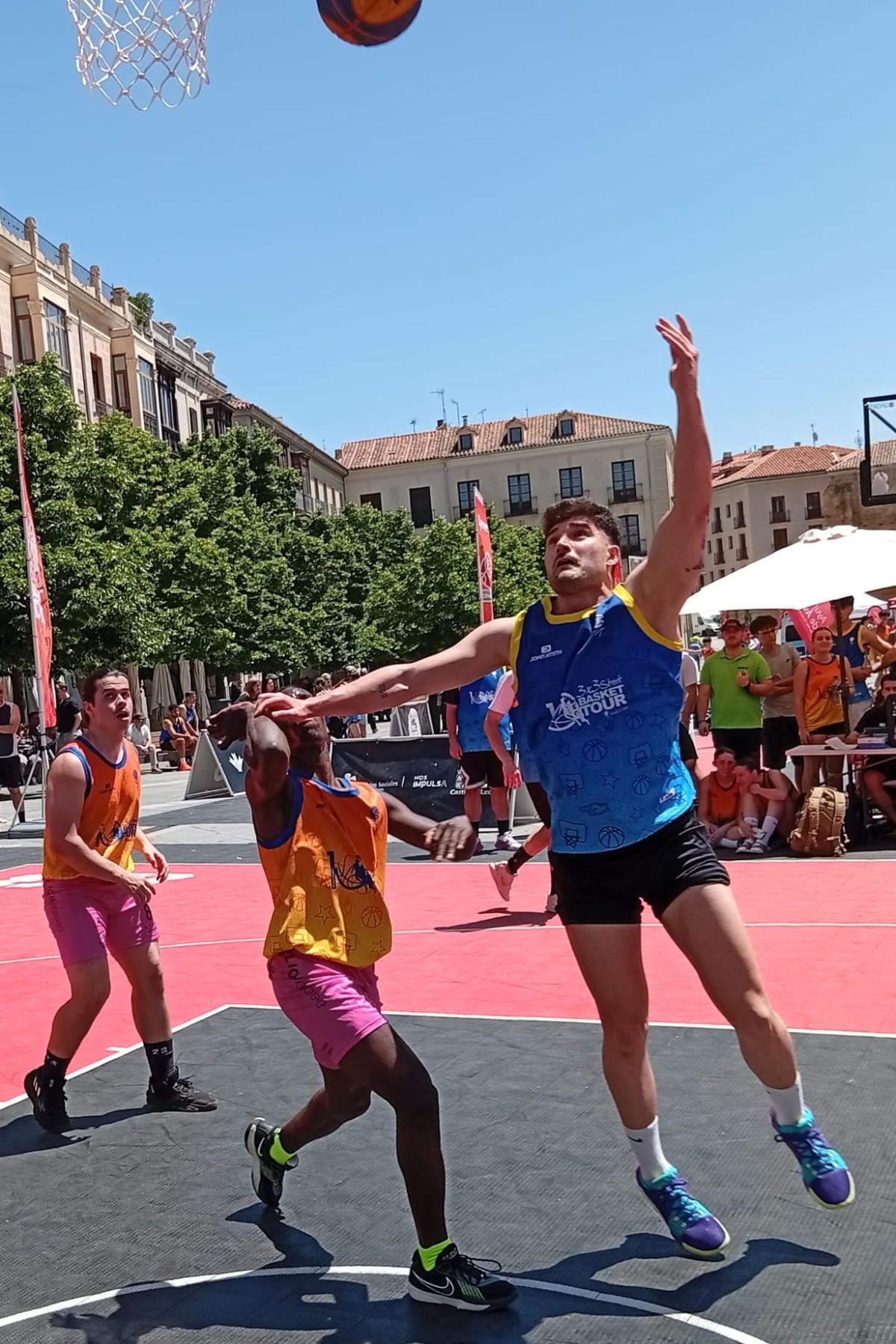 Baloncesto 3x3 Street Basket Tour en el centro de &Aacute;vila.