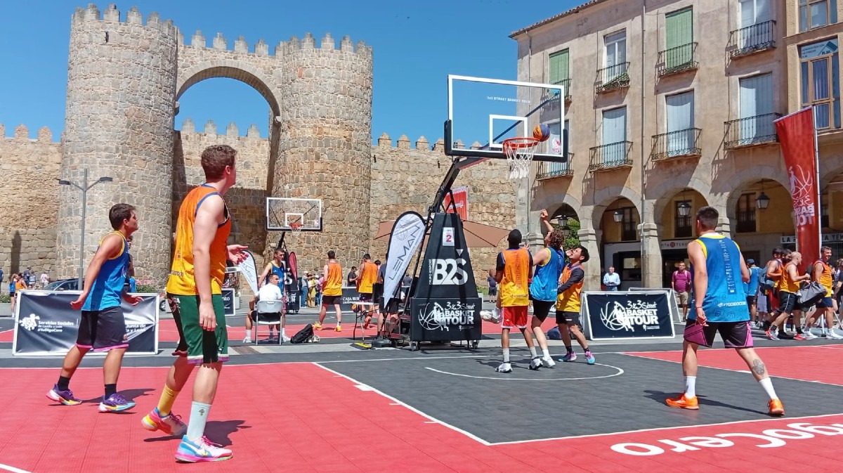 Baloncesto 3x3 Street Basket Tour en el centro de &Aacute;vila.