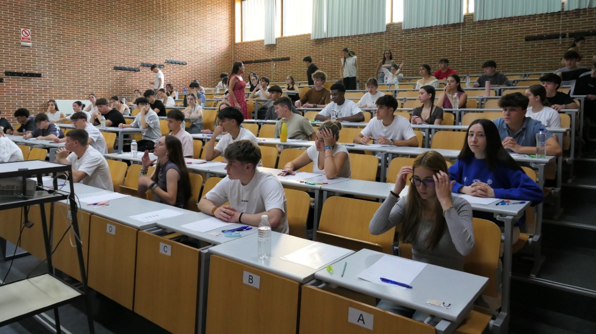 Prueba de Acceso a la Universidad en la Escuela Polit&eacute;cnica de &Aacute;vila.