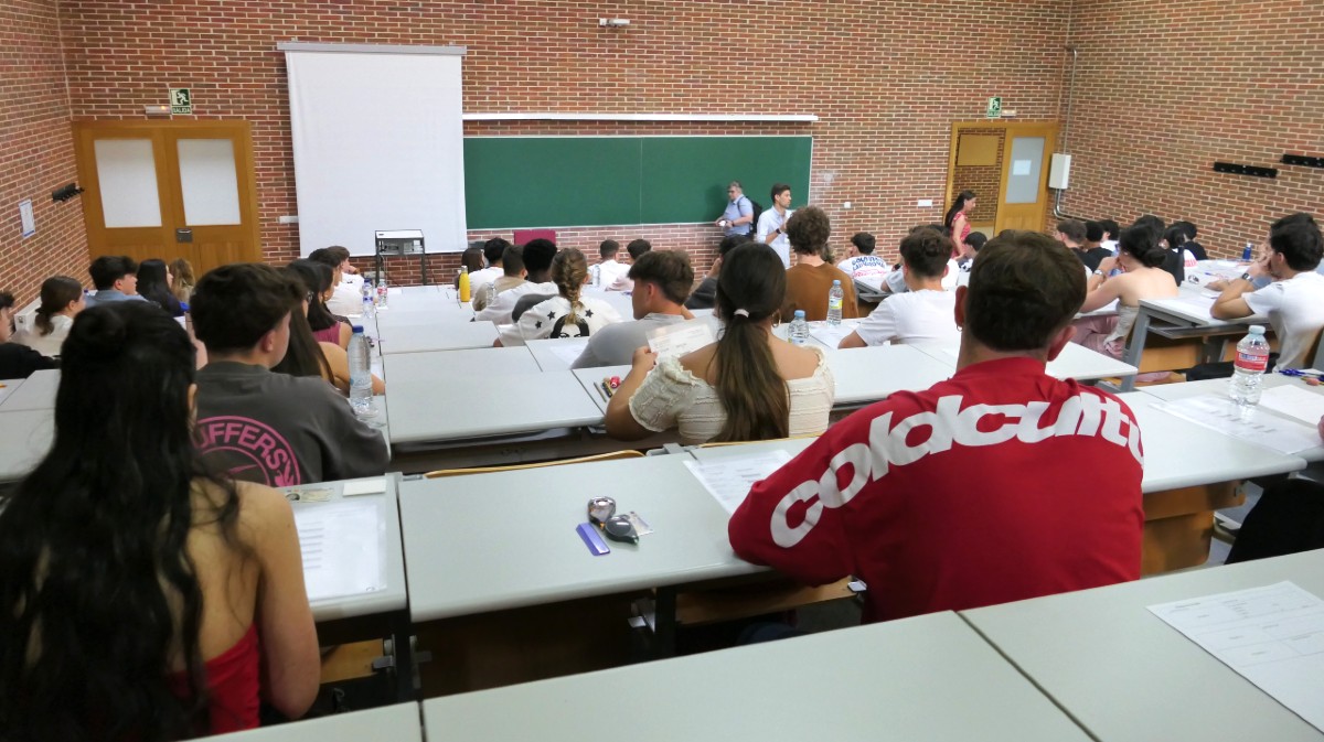 Prueba de Acceso a la Universidad en la Escuela Polit&eacute;cnica de &Aacute;vila.