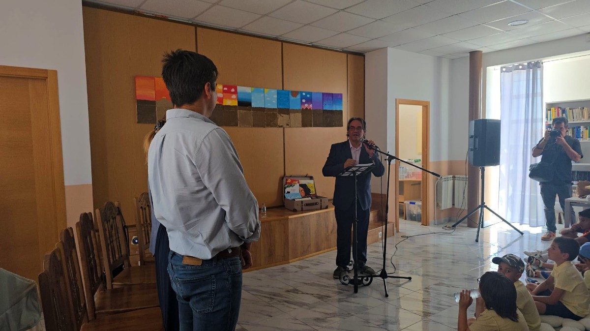 Inauguraci&oacute;n de la biblioteca de La Colilla.