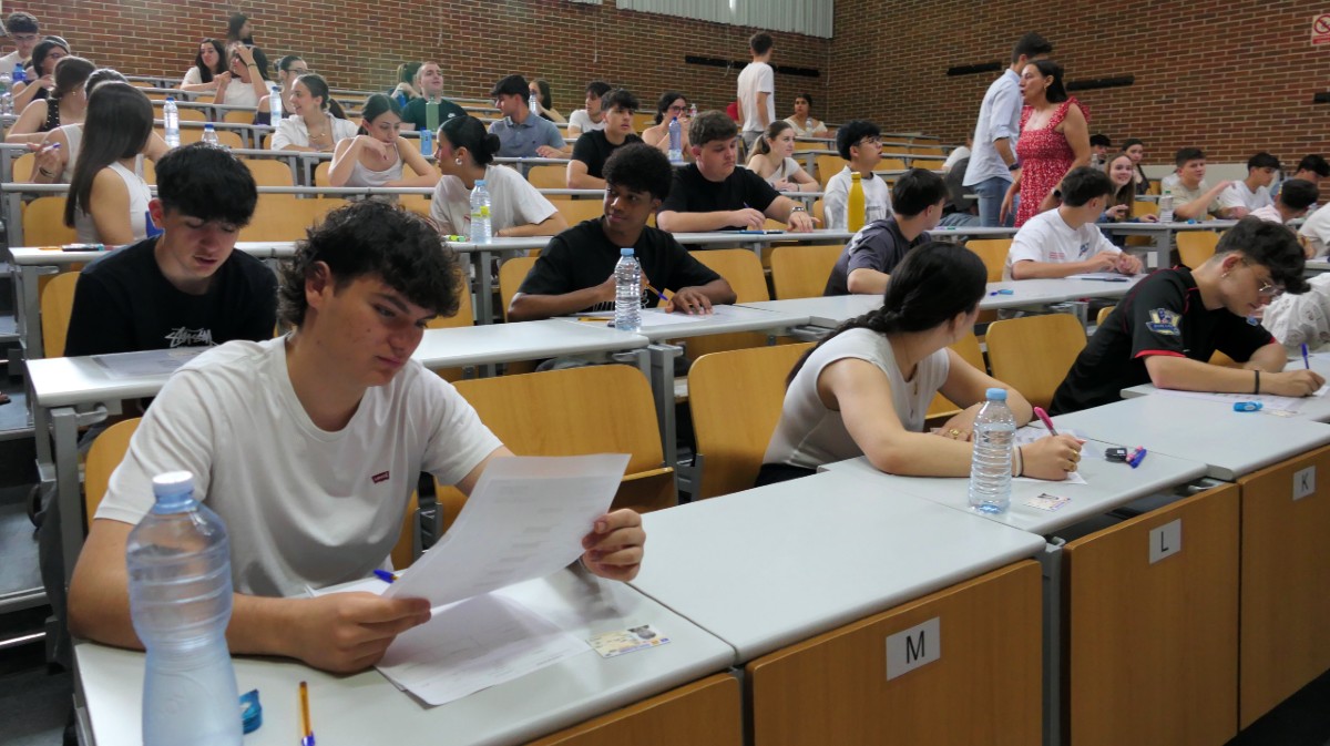 Prueba de Acceso a la Universidad en la Escuela Polit&eacute;cnica de &Aacute;vila.