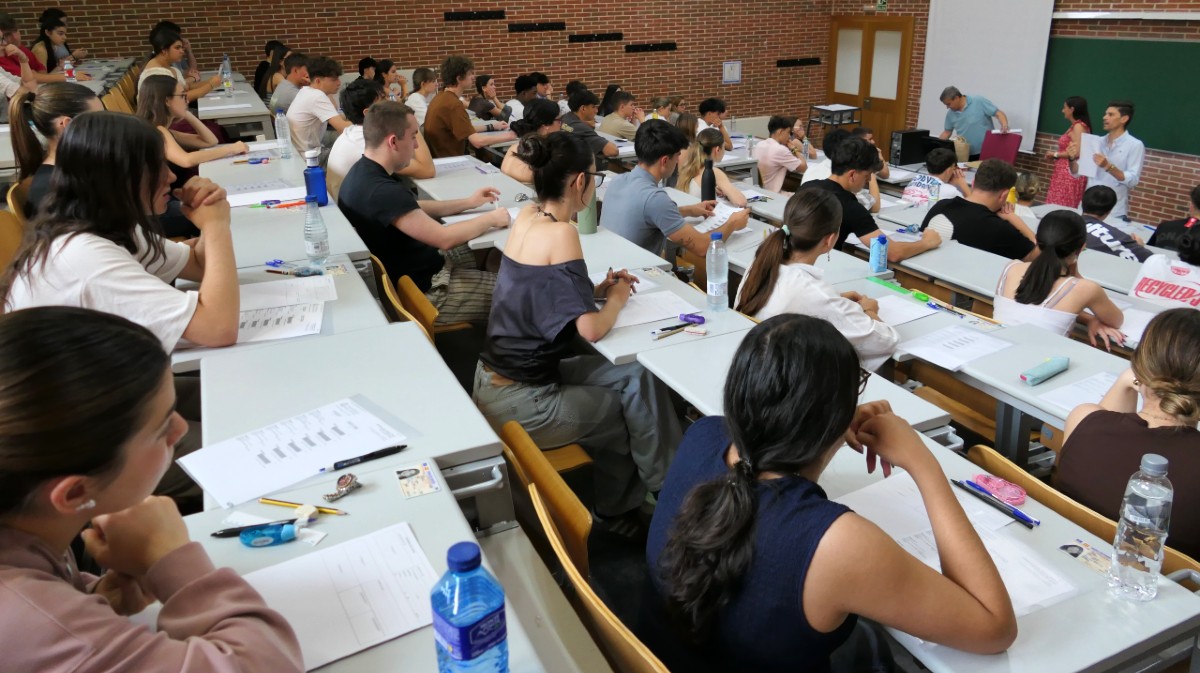 Prueba de Acceso a la Universidad en la Escuela Polit&eacute;cnica de &Aacute;vila.