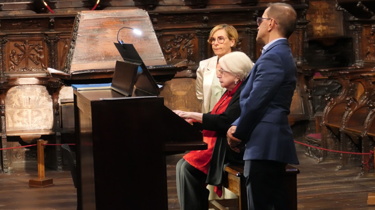 Homenaje a la organista Montserrat Torrent en &Aacute;vila.