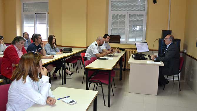 Curso sobre extranjería en la UCAV.