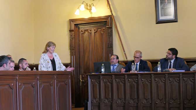 Rocío del Monte se despide como concejala en el pleno.