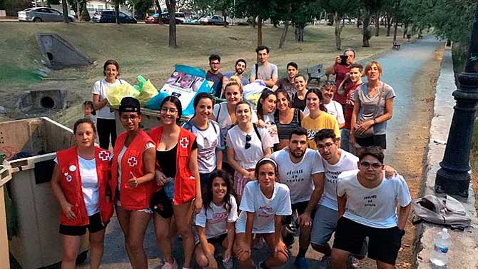 Algunos de los participantes en la segunda batida de #LimpiÁvila.