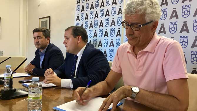 Jesús Álvarez Sanchís, en primer plano, junto a Eduardo Duque y Jesús Martín.