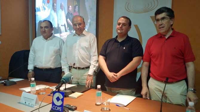 Alfonso Guerra en un curso de verano de la UNED en Cebreros.