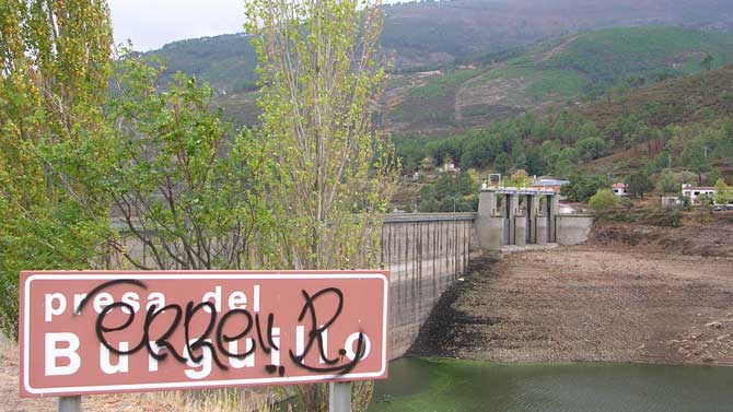 Imagen de archivo de la presa de El Burguillo.