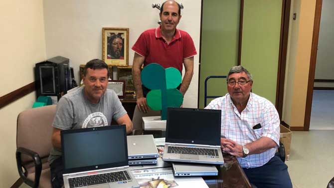 Donaci&oacute;n de ordenadores a Pronisa.