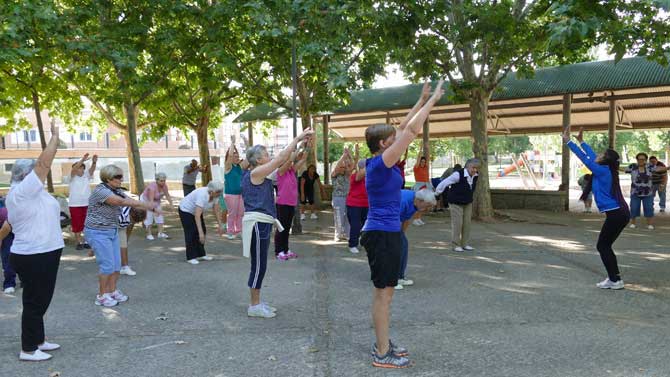 Imagen de archivo de actividades de ejercicio en verano.