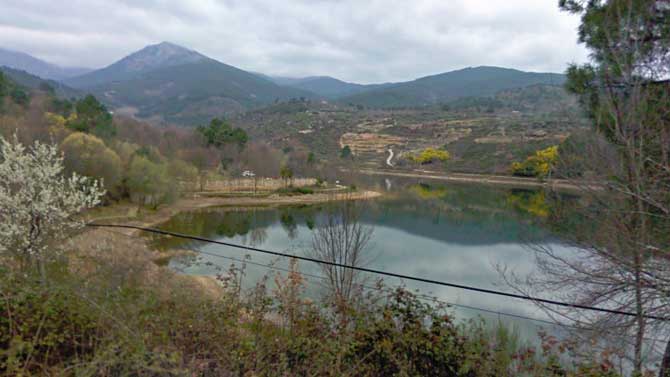Embalse Ríocuevas en Arenas de San Pedro.