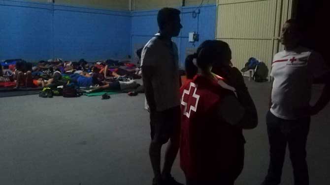 Niños alojados en la antigua fábrica de tabaco de Candeleda.