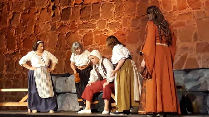 Representación de 'La farsa' y otras leyendas por Nueva Escena.