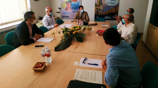 Reuni&oacute;n del viceconsejero de Empleo con directivas de Casma.