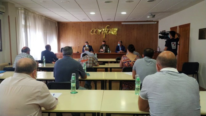 El director general de Administraci&oacute;n Local en Confae.