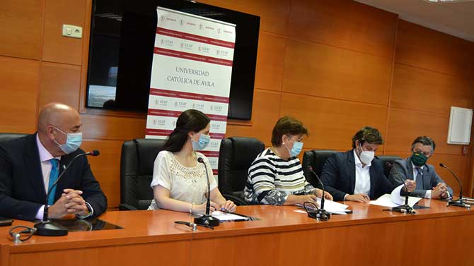 Convenio entre la UCAV y Umiles Group.