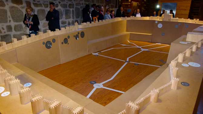 Acceso al adarve de la muralla.