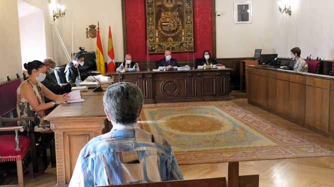 Juicio por apropiación indebida en la Audiencia Provincial.