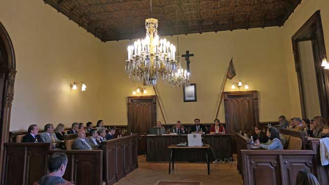 Imagen de archivo de un pleno municipal.