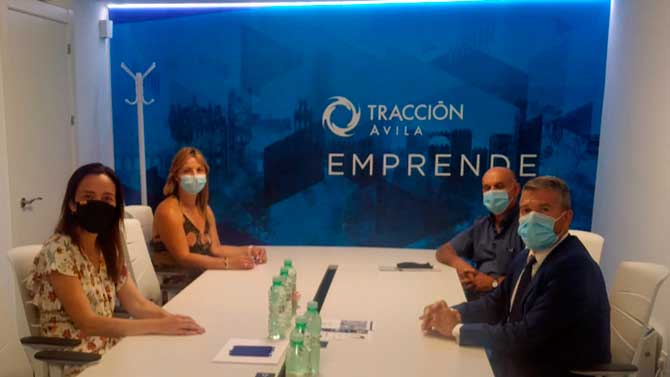 La diputada de Vox en la sede de Tracci&oacute;n &Aacute;vila.