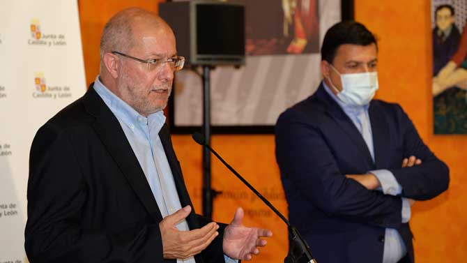 El vicepresidente de la Junta con el presidente de la Diputación, en Cebreros.