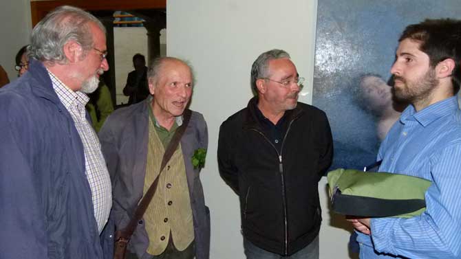 Antonio L&oacute;pez (segundo izquierda) en el Palacio de los Serrano en 2014.