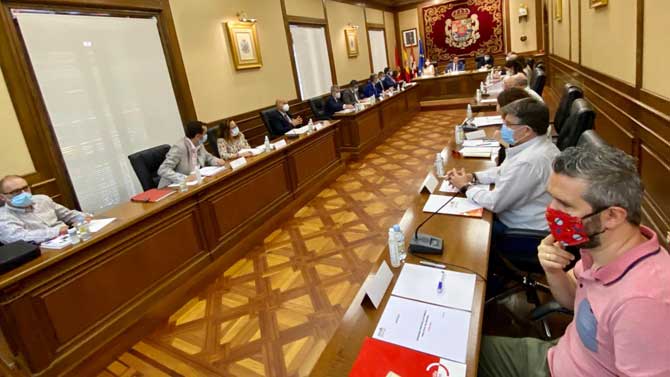 Reuni&oacute;n del Plan de Fomento Industrial en junio.