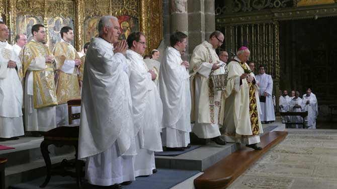 Imagen de archivo de una concelebraci&oacute;n religiosa en la Catedral.