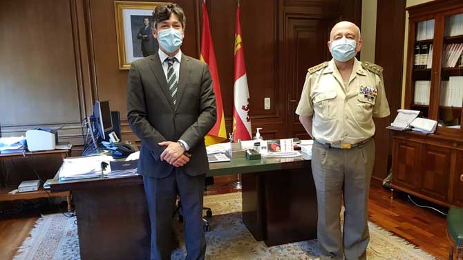 Subdelegado del Gobierno y subdelegado de Defensa.