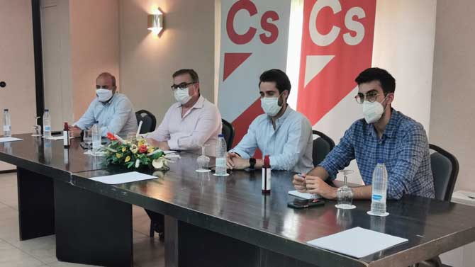 Reunión de Ciudadanos con alcaldes y concejales.