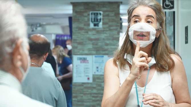 Mascarilla inclusiva.