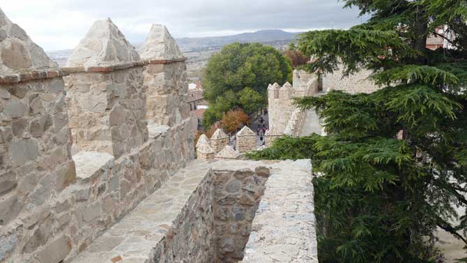 Adarve visitable de la muralla.