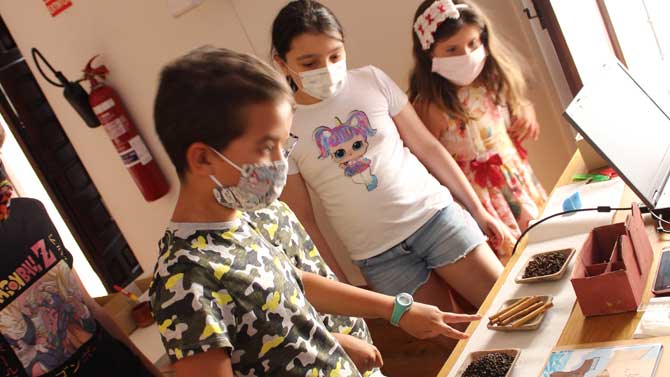 Taller de familia en el Museo de &Aacute;vila.