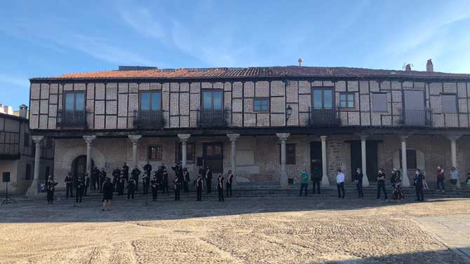 Homenaje en Ar&eacute;valo a las v&iacute;ctimas de la Covid-19.