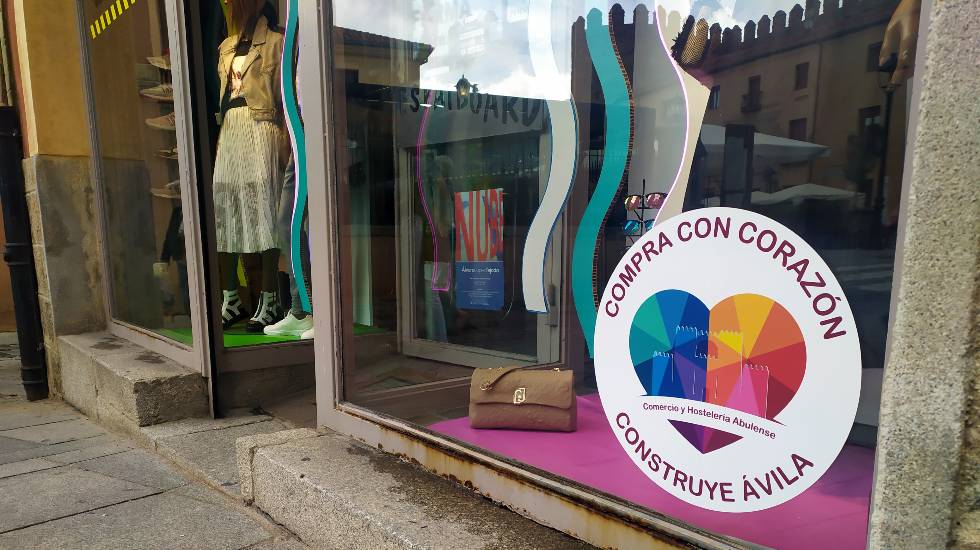 Campaña 'Compra con corazón' en un establecimient de Ávila.