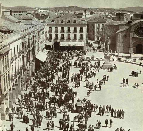 Plaza del Mercado Grande, 1964.