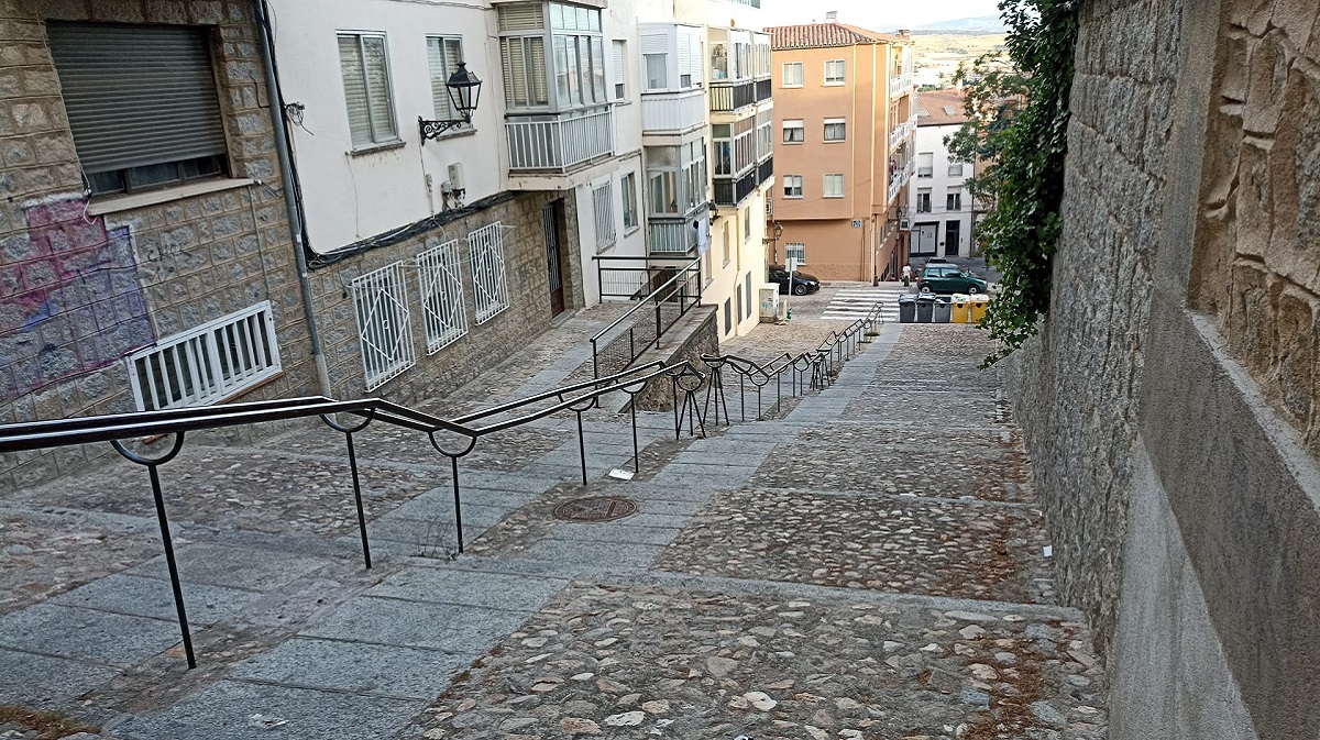 Escaleras de la Cuesta Antigua en Ávila