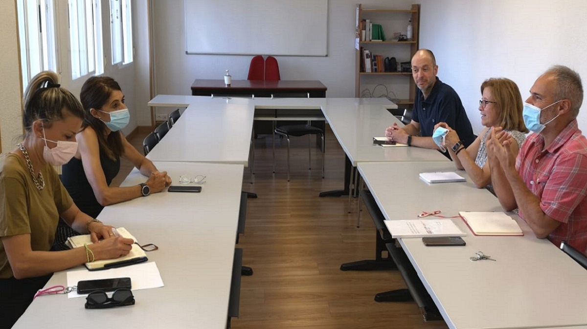 El Partido Socialista se reúne con miembros del Diálogo Social de Ávila.