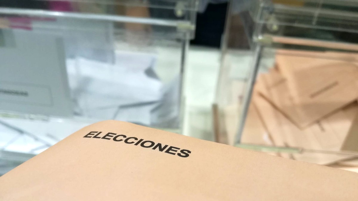 Papeletas y urnas en las eleccionbes generales de 2019.