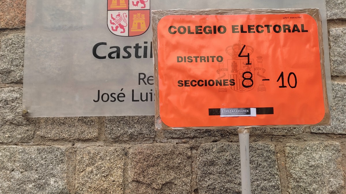 Colegio electoral en los comicio de mayo.
