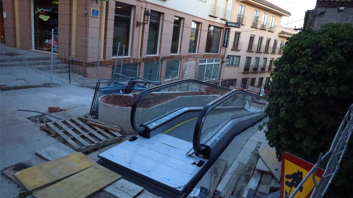 Foto de archivo de las escaleras mecánicas de la Plaza del Ejército