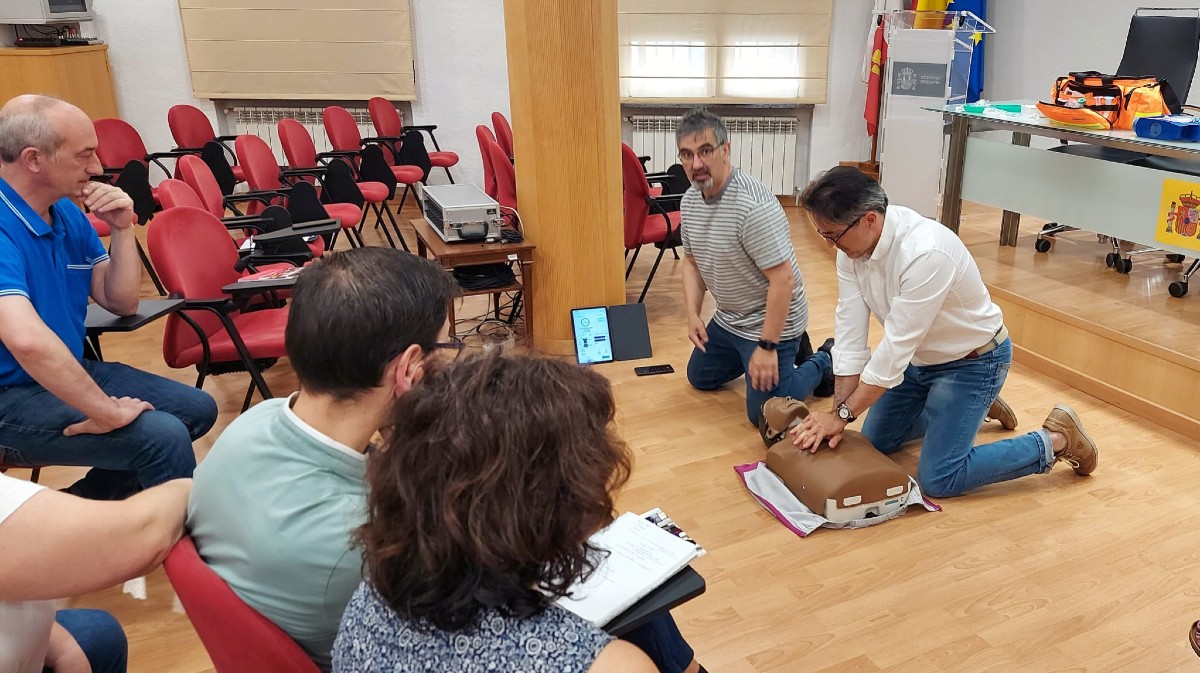 Formación ante una emergencia cardíaca en la Subdelegación del Gobierno.