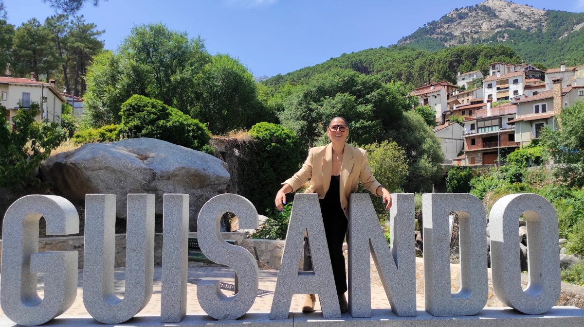 La cantante Rosa López en Guisando, donde ha recibido el Premio Gredos.