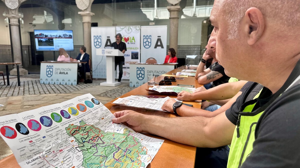 Presentación del proyecto turístico 'Ávila en moto'.