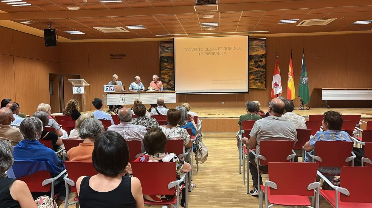 Encuentro cultural sobre el convento de Santo Domingo de Piedrahíta.