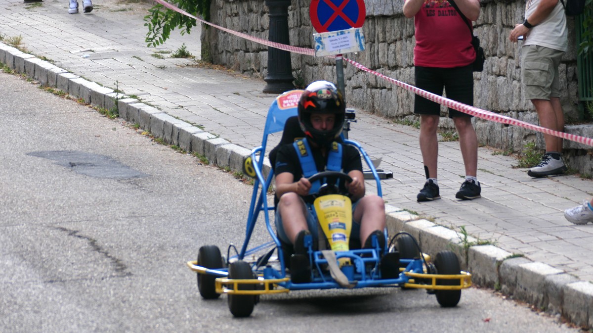 Carrera de Autos Locos.