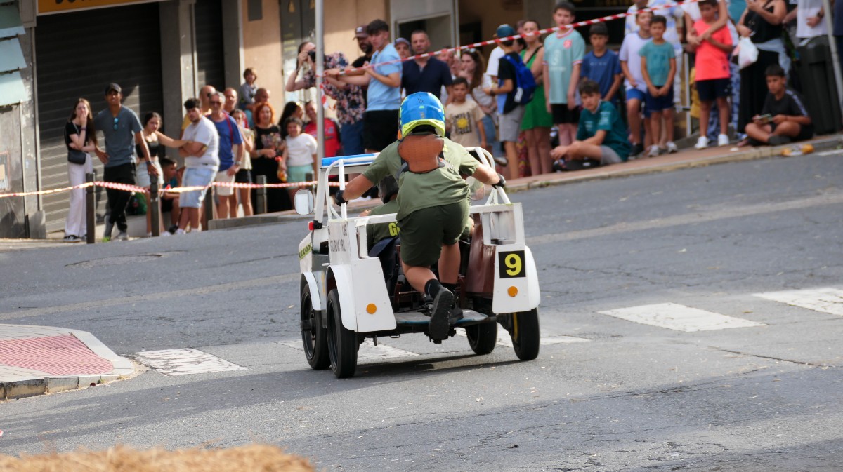 Carrera de Autos Locos.